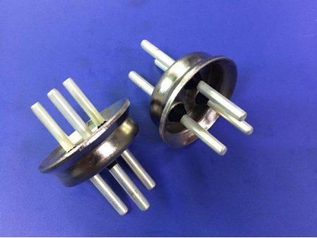 Hermetische Durchführung für 12-24V Klimakompressoren im Auto