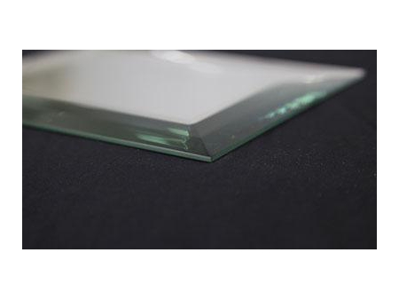 Badspiegel mit unregelmässiger Form