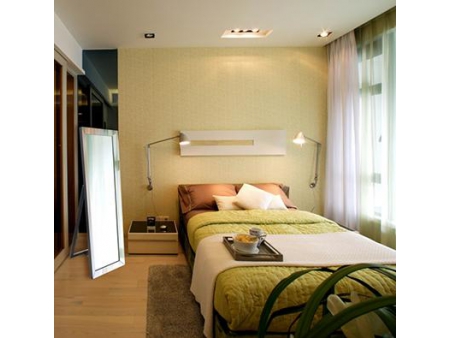 Standspiegel mit Holzrahmen