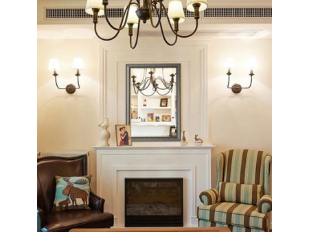 Rechteckiger Spiegel mit Holzrahmen