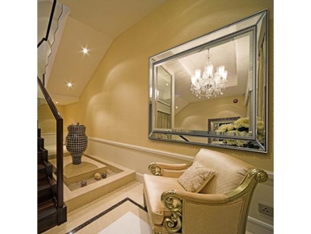 Rechteckiger Spiegel mit Polystyrol-Rahmen