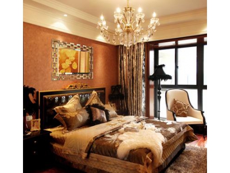 Rechteckiger Spiegel mit MDF-Rahmen im Schlafzimmer