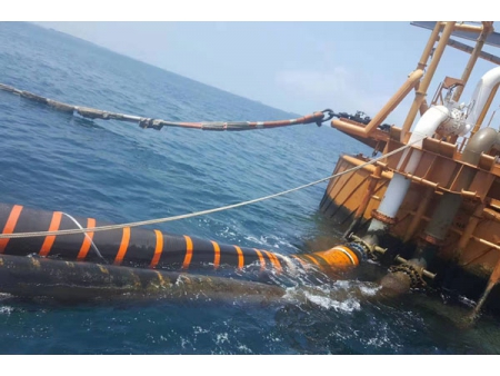 Schwimmschlauch, an einem Ende verstärkt/ mit Stahleinlage an einem Ende